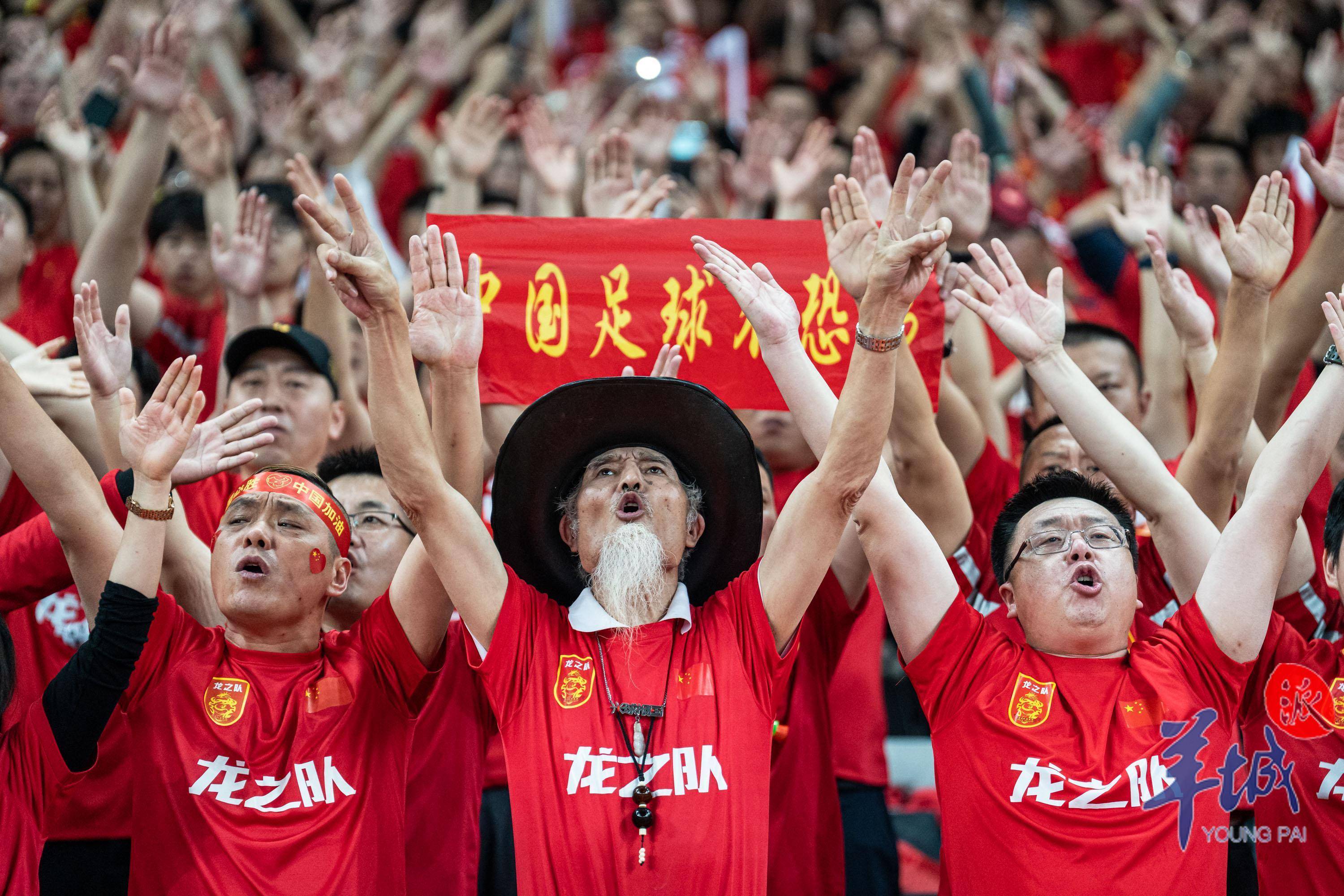 世俱杯2025-关于球迷热情高涨，欢呼喜悦的场面令人难忘的信息